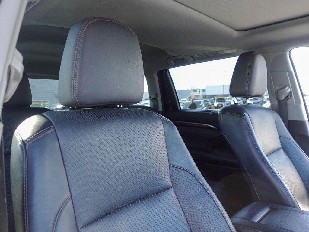 used 2014 Toyota Highlander car, priced at $19,986