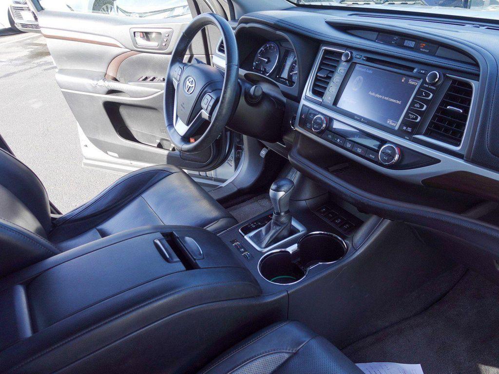 used 2014 Toyota Highlander car, priced at $19,986