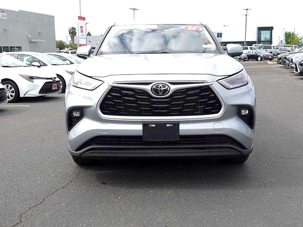 used 2024 Toyota Highlander car, priced at $35,073