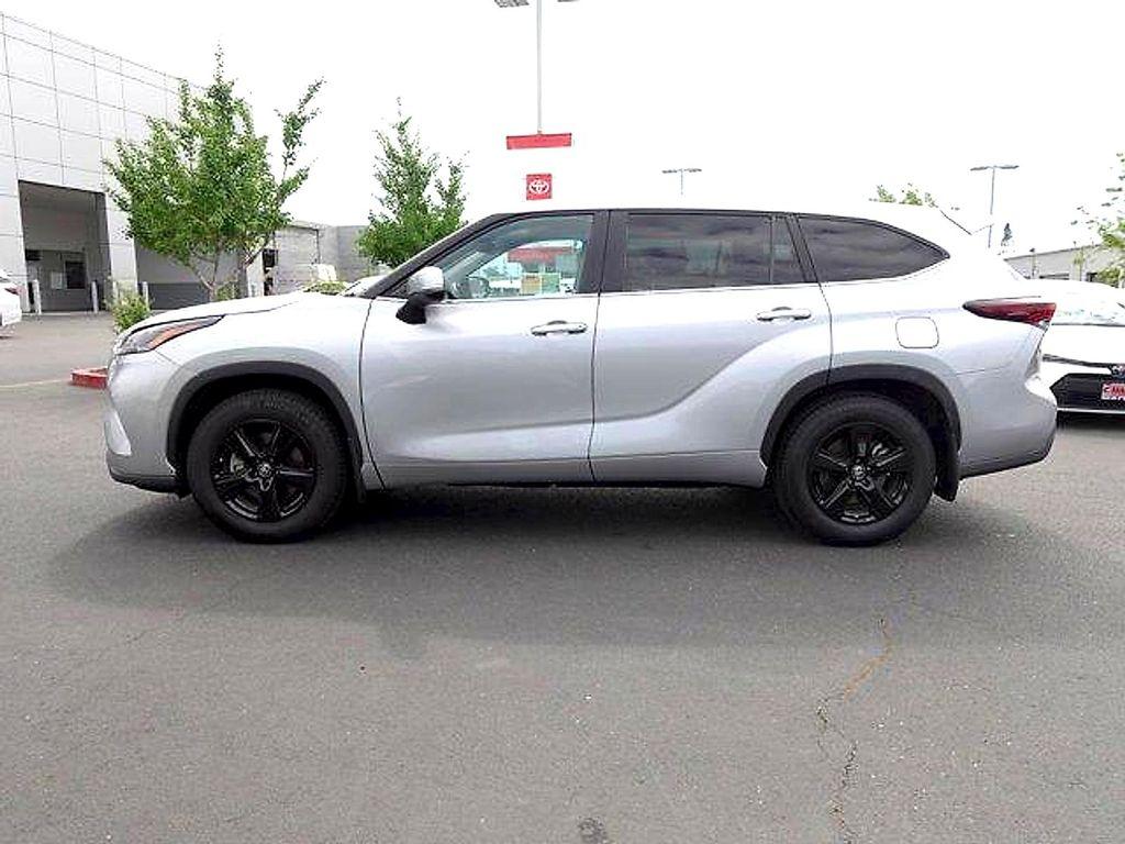 used 2024 Toyota Highlander car, priced at $35,073