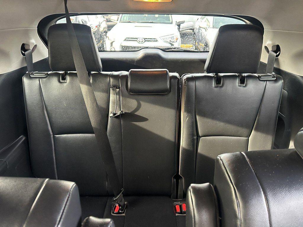 used 2023 Toyota Highlander car, priced at $34,986