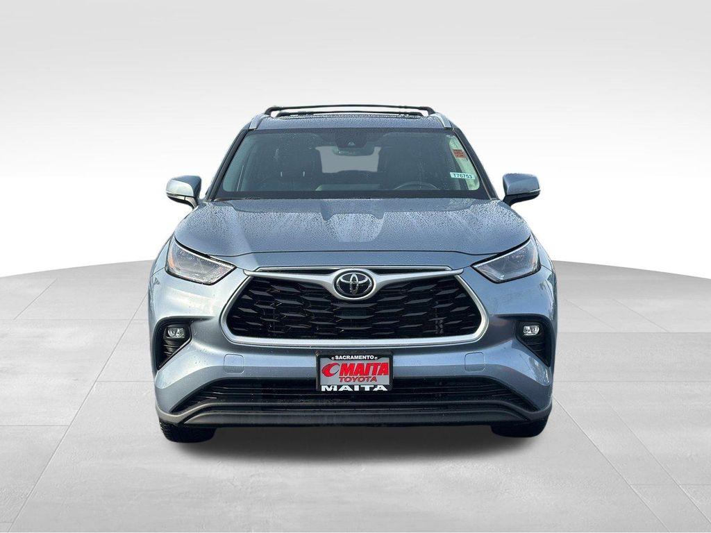 used 2023 Toyota Highlander car, priced at $34,986
