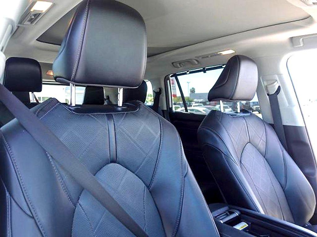 used 2021 Toyota Highlander Hybrid car, priced at $38,986