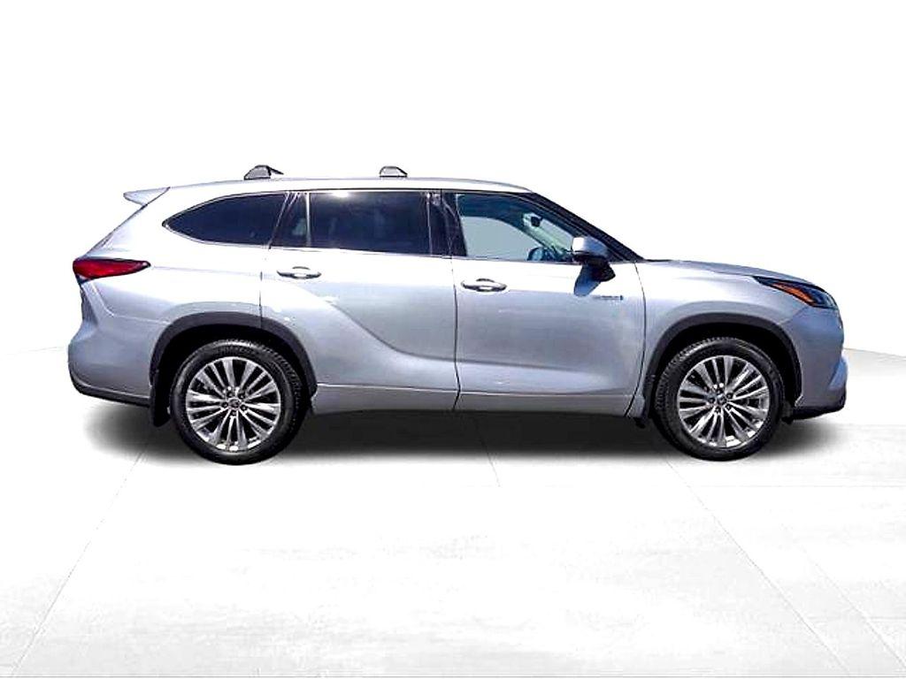 used 2021 Toyota Highlander Hybrid car, priced at $38,986