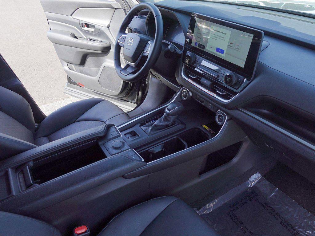 used 2025 Toyota Grand Highlander car, priced at $45,486