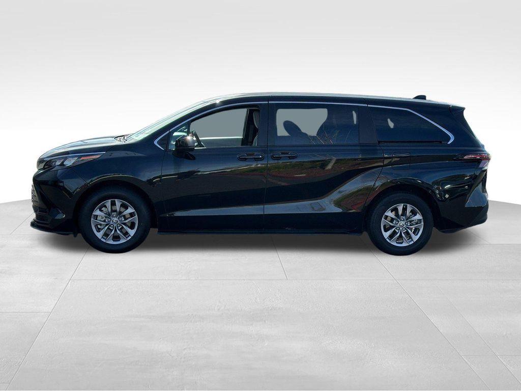 used 2025 Toyota Sienna car, priced at $39,786