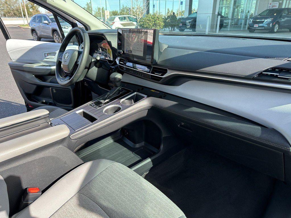 used 2025 Toyota Sienna car, priced at $39,786