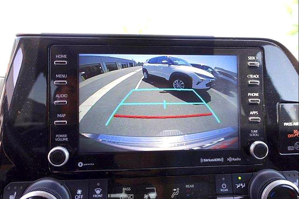 used 2022 Toyota Highlander Hybrid car, priced at $40,071
