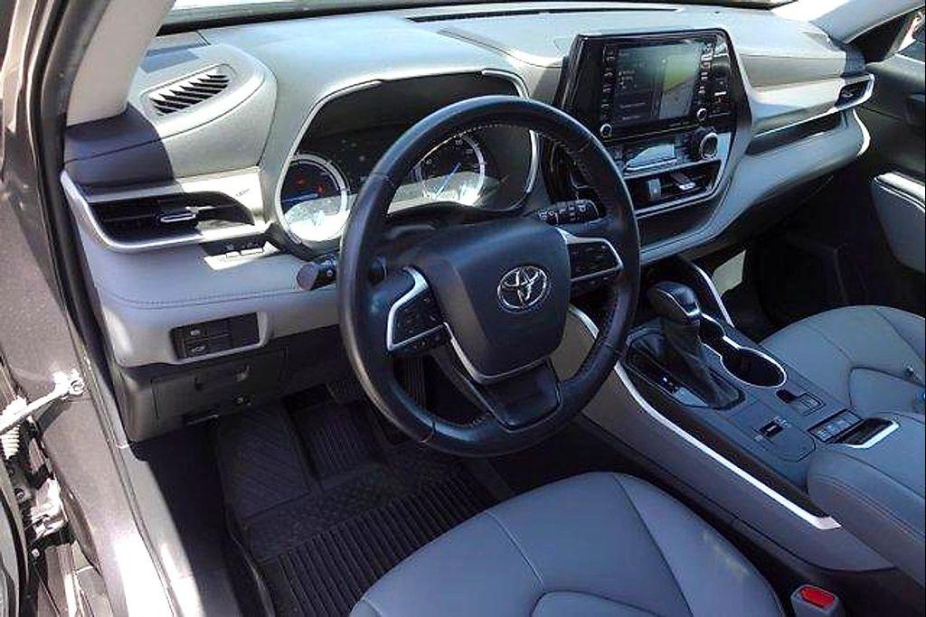 used 2022 Toyota Highlander Hybrid car, priced at $40,071