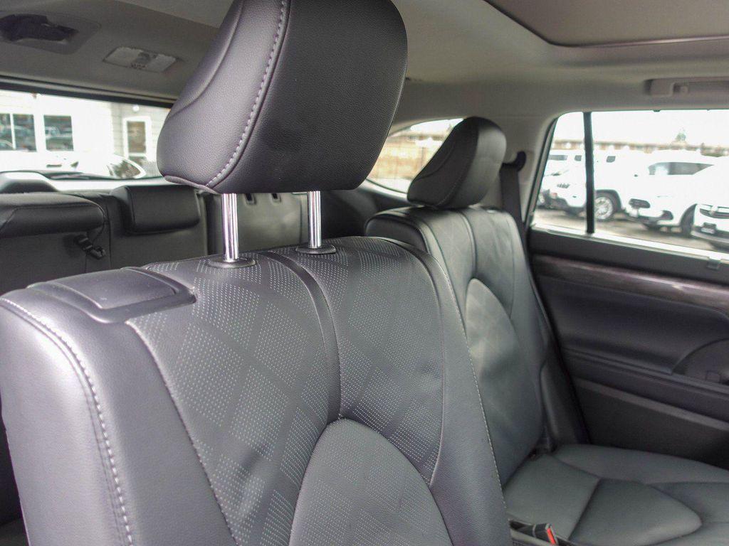 used 2024 Toyota Highlander car, priced at $45,977