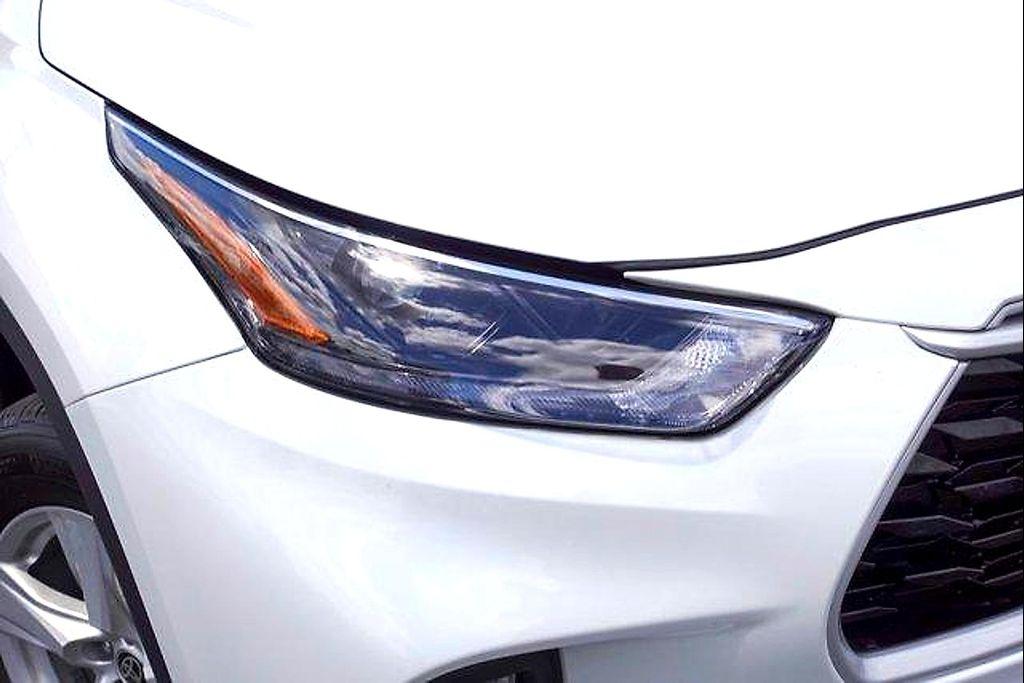 used 2025 Toyota Highlander car, priced at $39,071