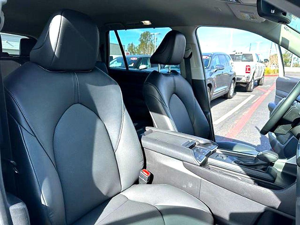 used 2025 Toyota Grand Highlander car, priced at $45,071