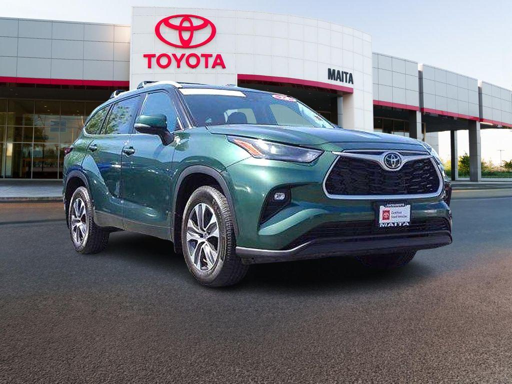 used 2024 Toyota Highlander car, priced at $36,571