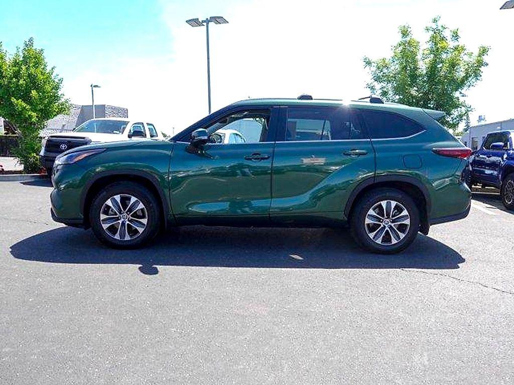 used 2024 Toyota Highlander car, priced at $36,571