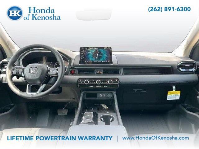new 2025 Honda Pilot car, priced at $47,550