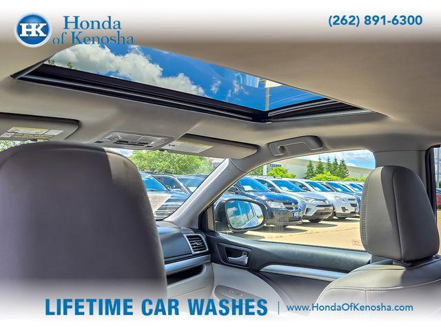used 2015 Toyota Highlander car, priced at $11,498