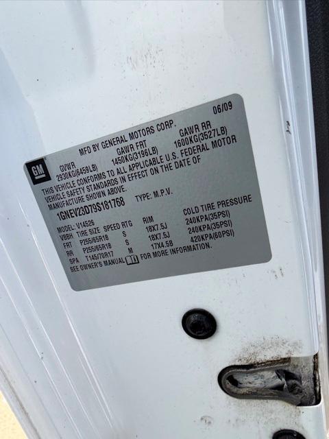 used 2009 Chevrolet Traverse car, priced at $5,000