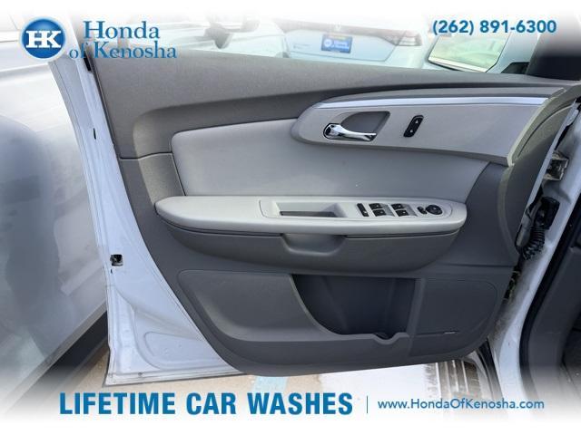 used 2009 Chevrolet Traverse car, priced at $5,000