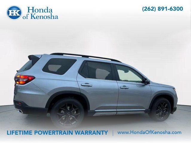 new 2025 Honda Pilot car, priced at $53,295