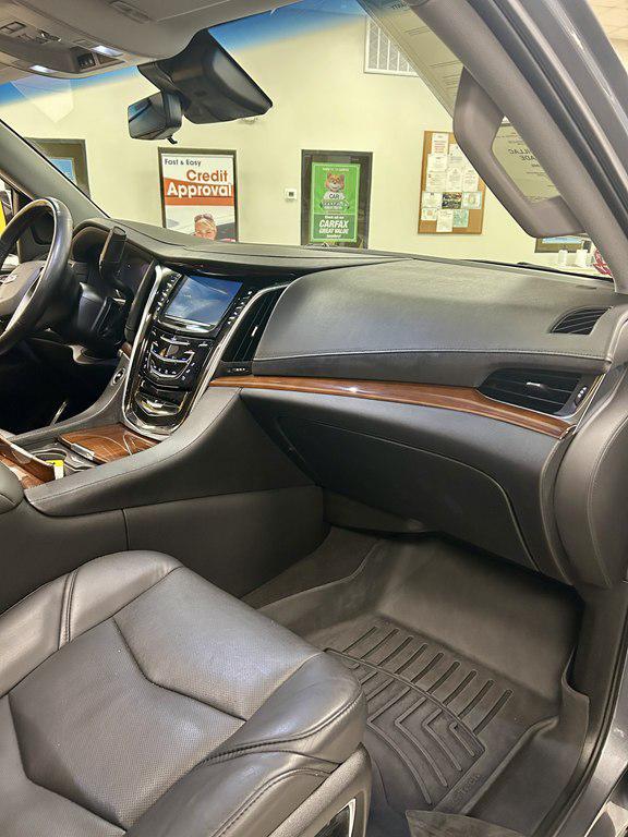 used 2019 Cadillac Escalade ESV car, priced at $34,995