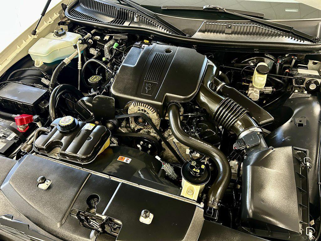 used 2004 Lincoln Town Car car, priced at $15,995