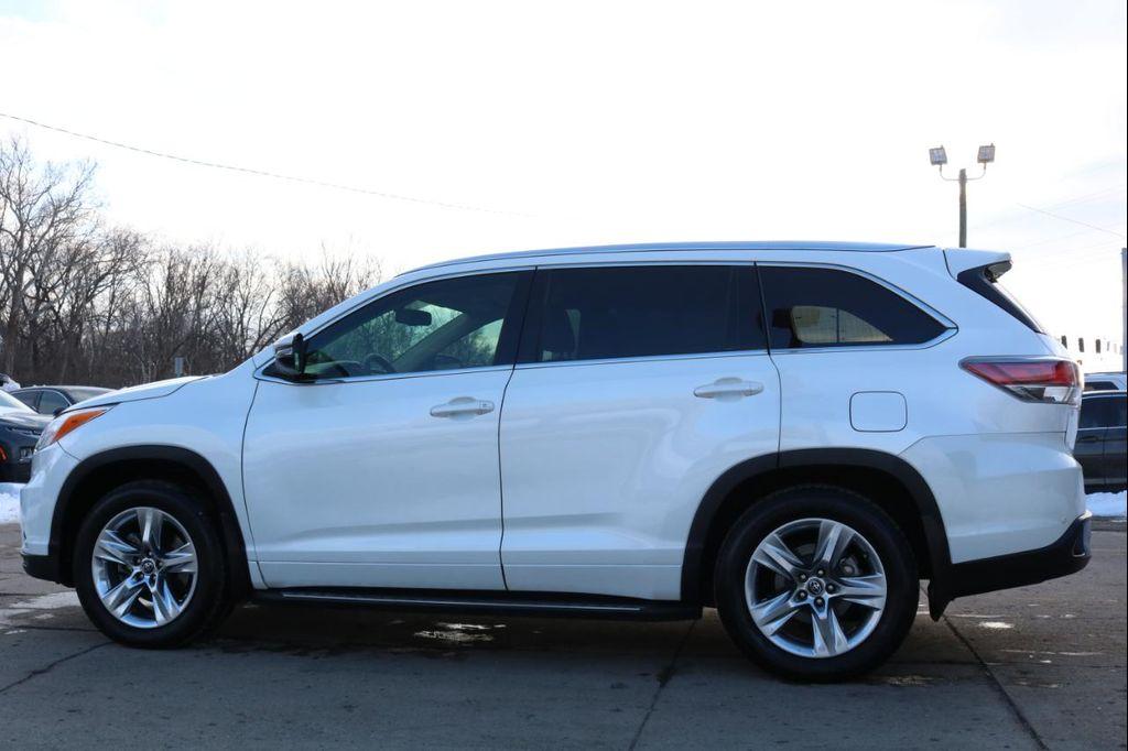 used 2016 Toyota Highlander car, priced at $24,888