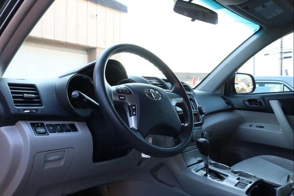used 2013 Toyota Highlander car, priced at $10,995
