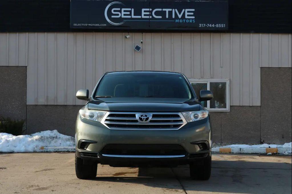 used 2013 Toyota Highlander car, priced at $10,995