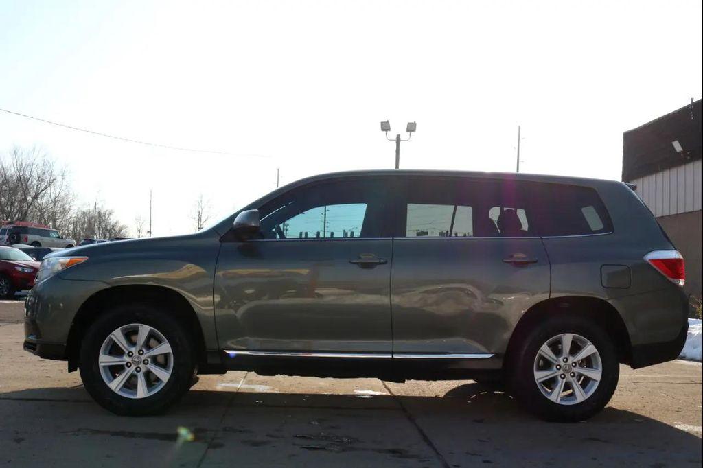 used 2013 Toyota Highlander car, priced at $10,995