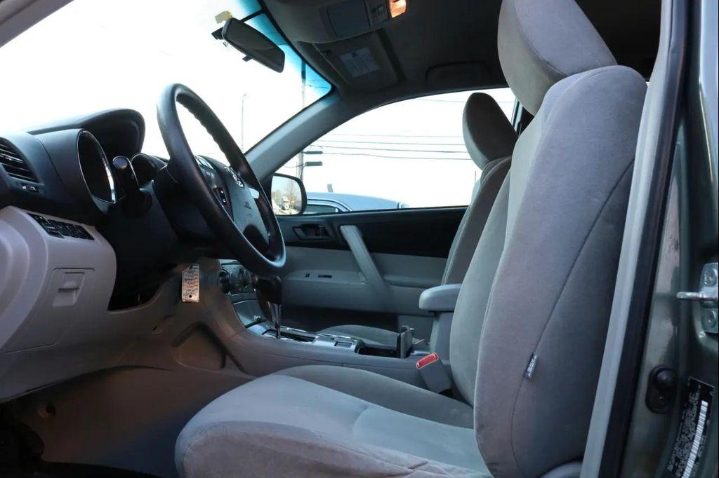 used 2013 Toyota Highlander car, priced at $10,995