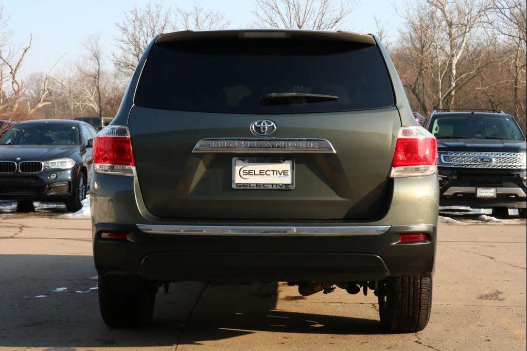 used 2013 Toyota Highlander car, priced at $10,995