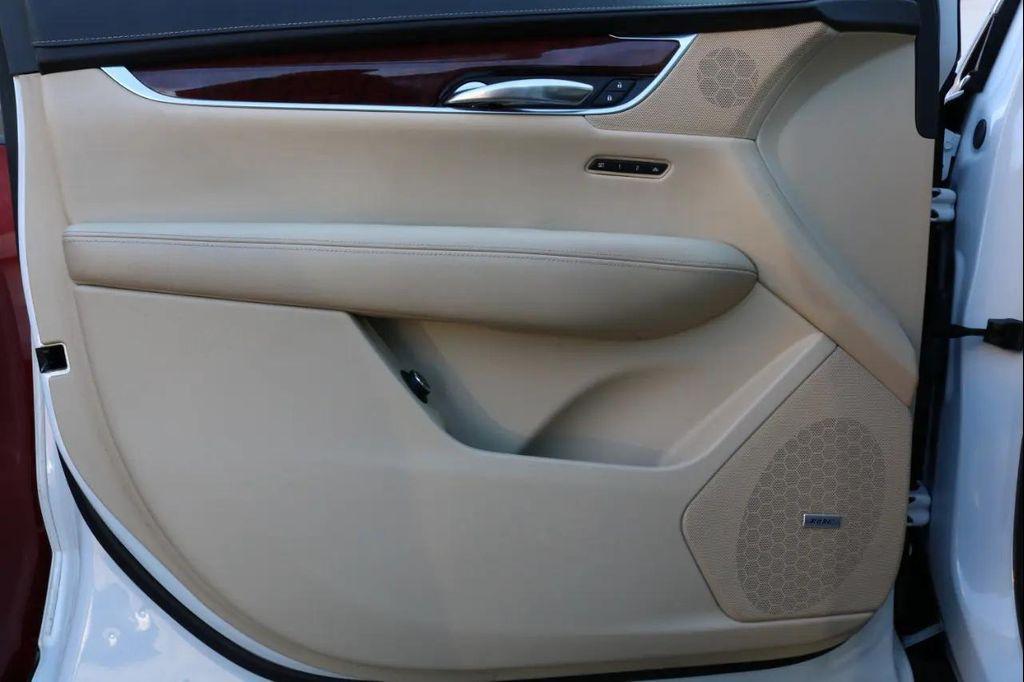 used 2017 Cadillac XT5 car, priced at $18,000
