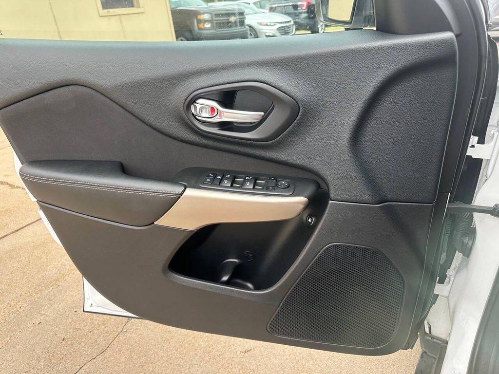 used 2018 Jeep Cherokee car, priced at $16,995