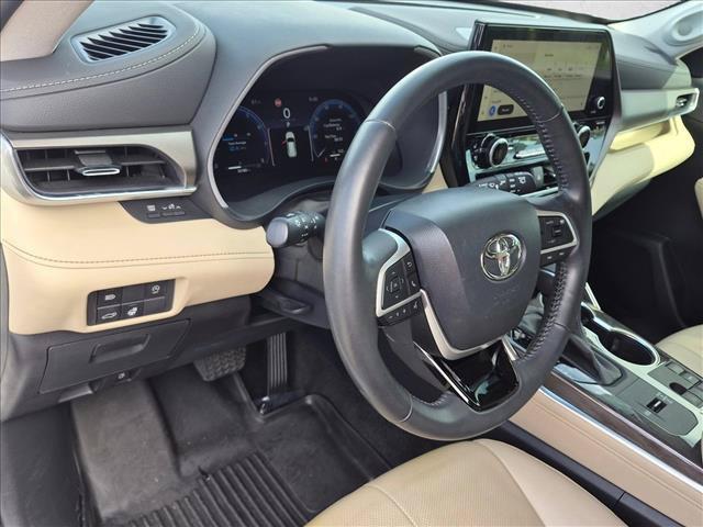 used 2023 Toyota Highlander car, priced at $39,370