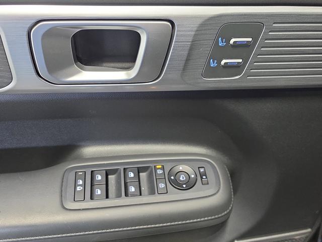 used 2024 Hyundai Santa Fe car, priced at $32,459