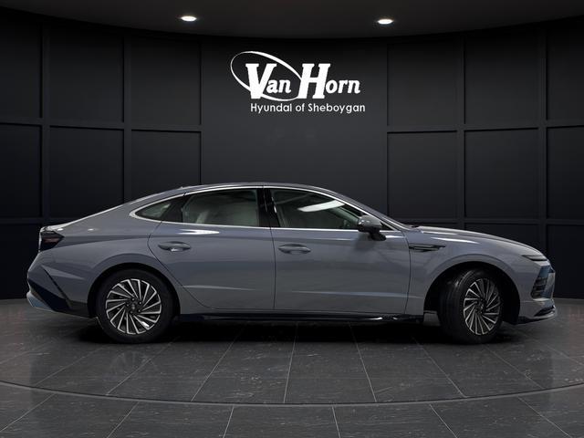 used 2025 Hyundai Sonata Hybrid car, priced at $29,483