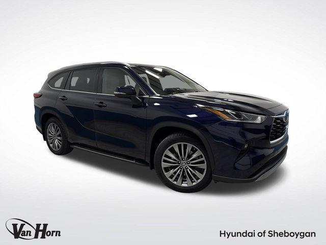 used 2021 Toyota Highlander car, priced at $38,746
