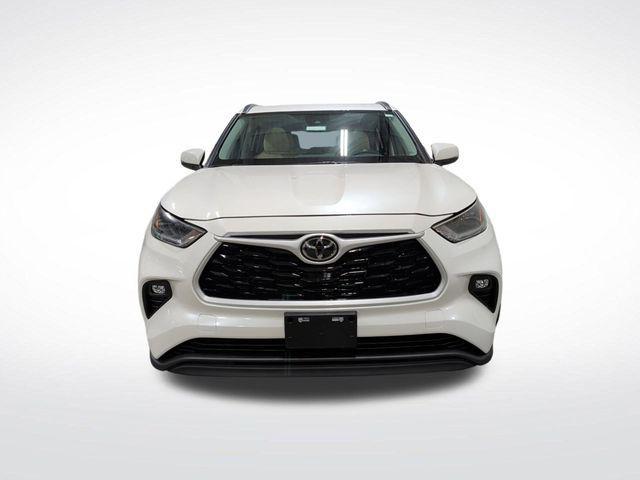 used 2021 Toyota Highlander car, priced at $31,998