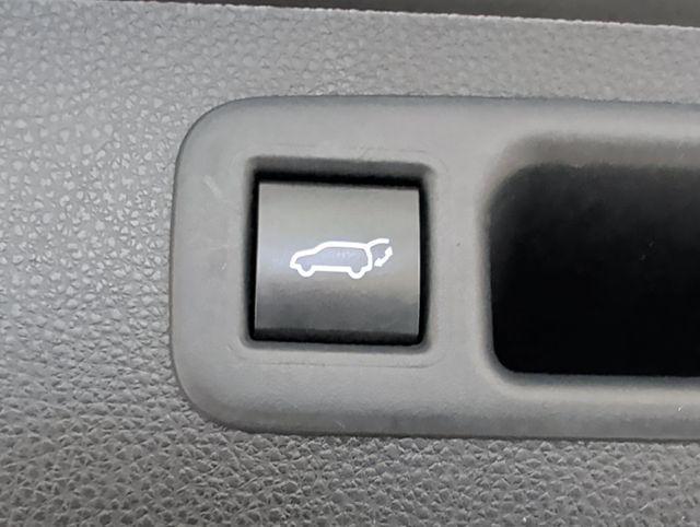 used 2021 Toyota Highlander car, priced at $31,998