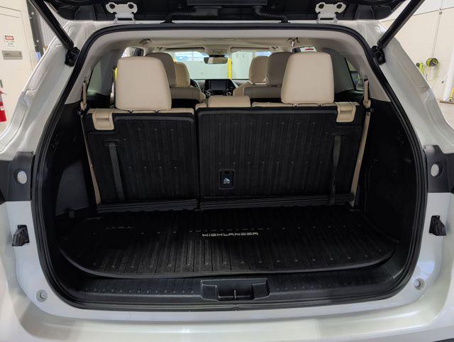 used 2021 Toyota Highlander car, priced at $31,998