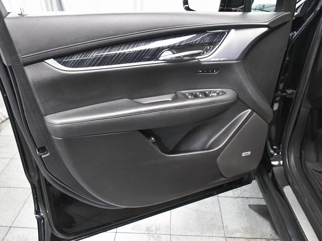 used 2023 Cadillac XT6 car, priced at $27,990