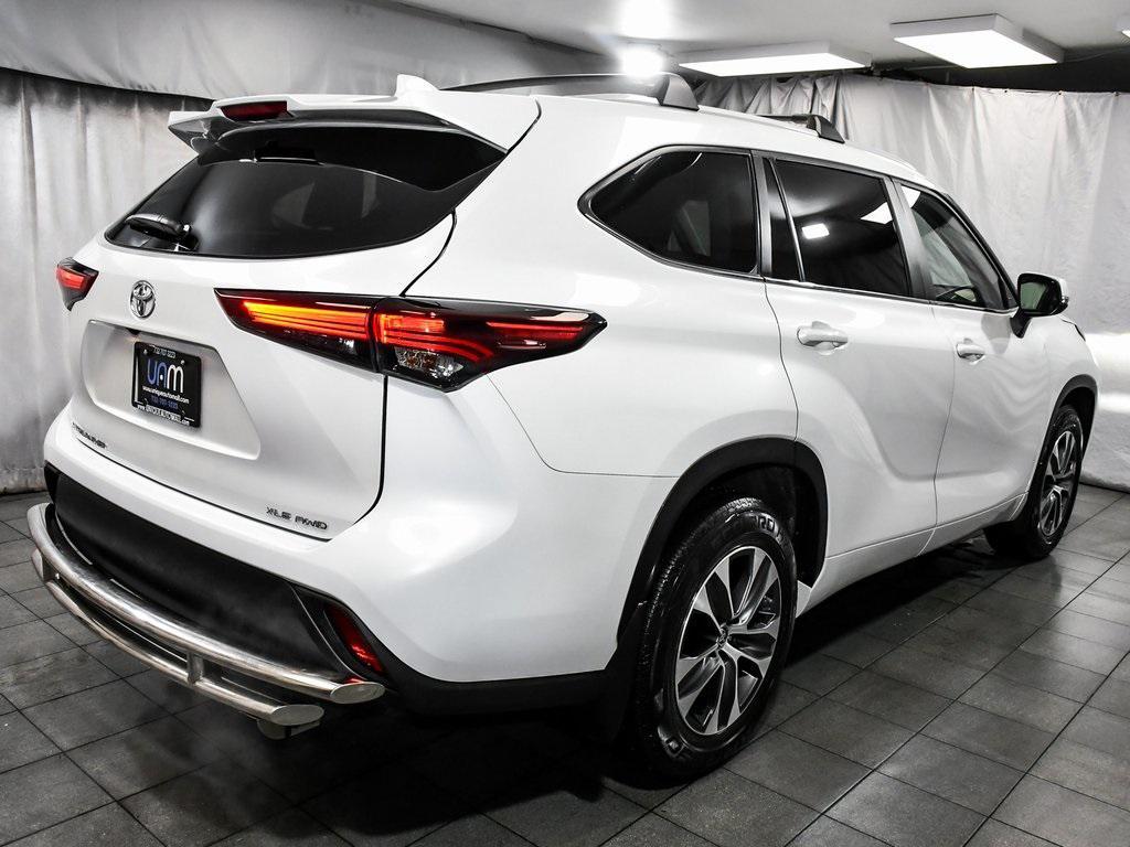 used 2024 Toyota Highlander car, priced at $27,990