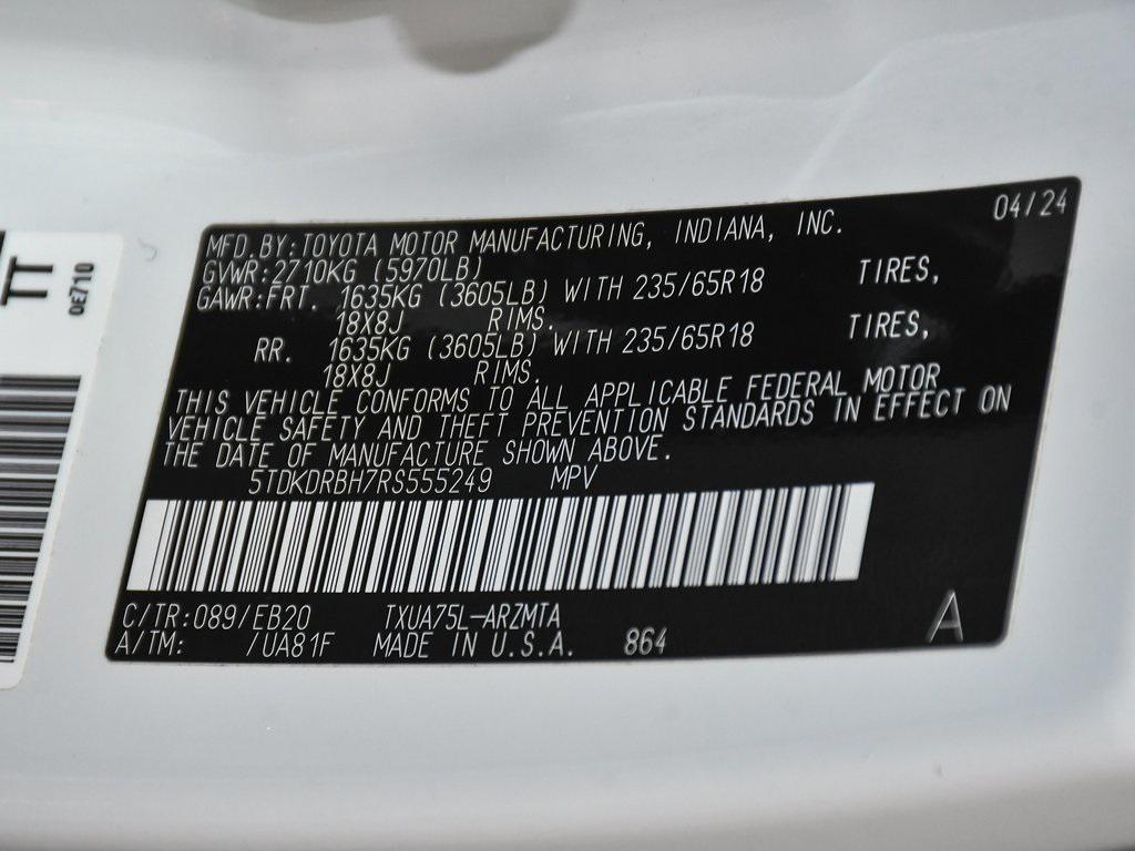 used 2024 Toyota Highlander car, priced at $27,990