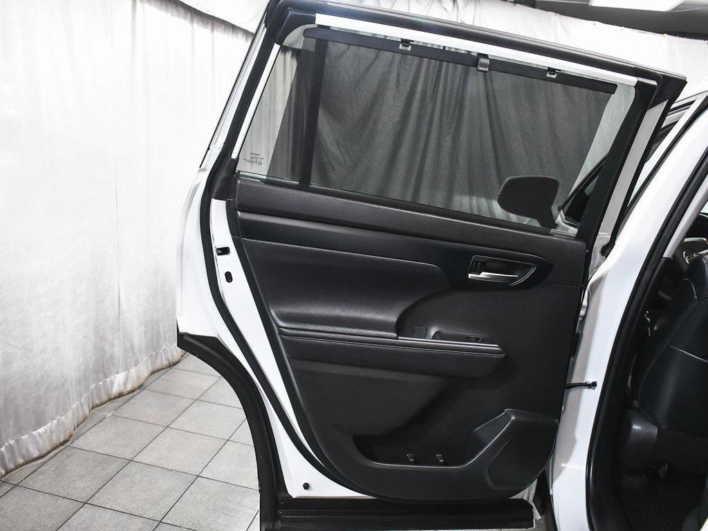 used 2024 Toyota Highlander car, priced at $27,990