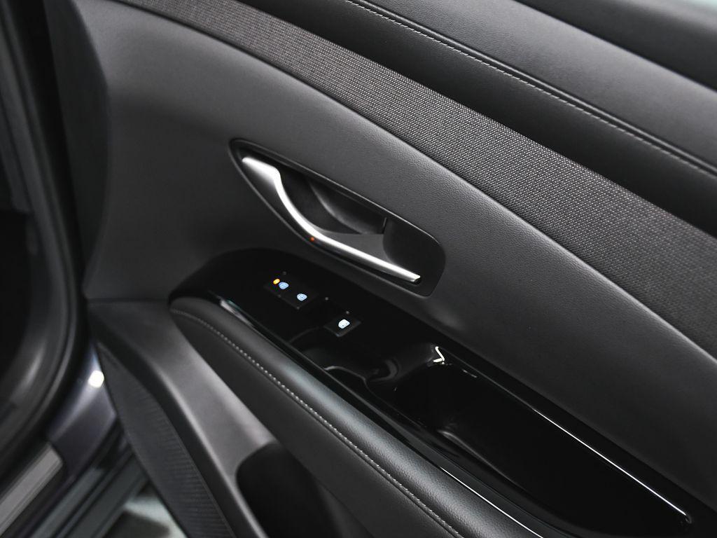 used 2025 Hyundai TUCSON Hybrid car, priced at $30,990