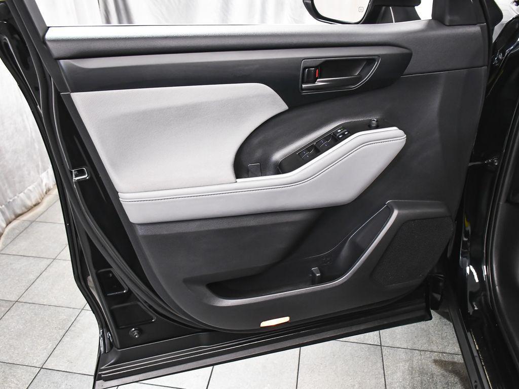 used 2020 Toyota Highlander car, priced at $23,990