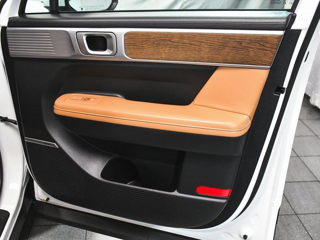 used 2024 Hyundai Santa Fe car, priced at $31,990