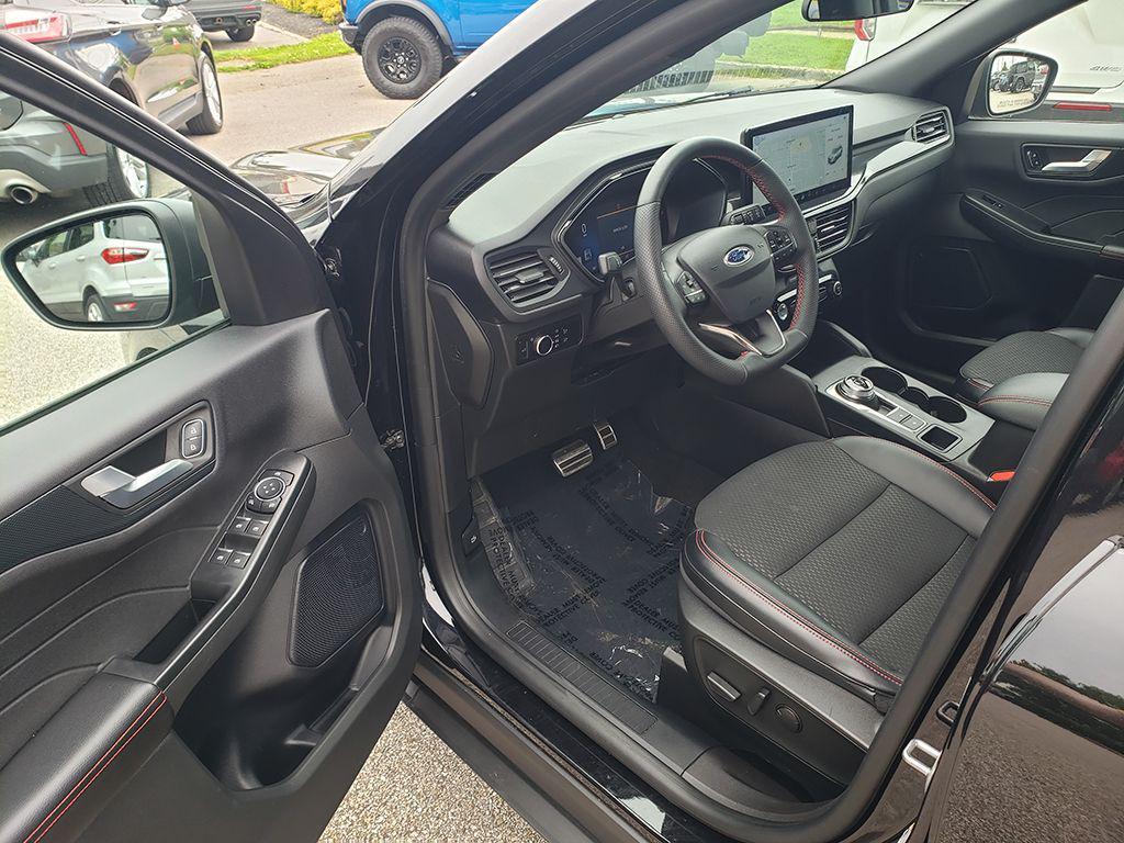 used 2023 Ford Escape car, priced at $25,236