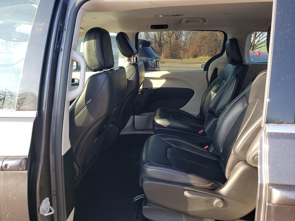 used 2023 Chrysler Pacifica Hybrid car, priced at $24,250