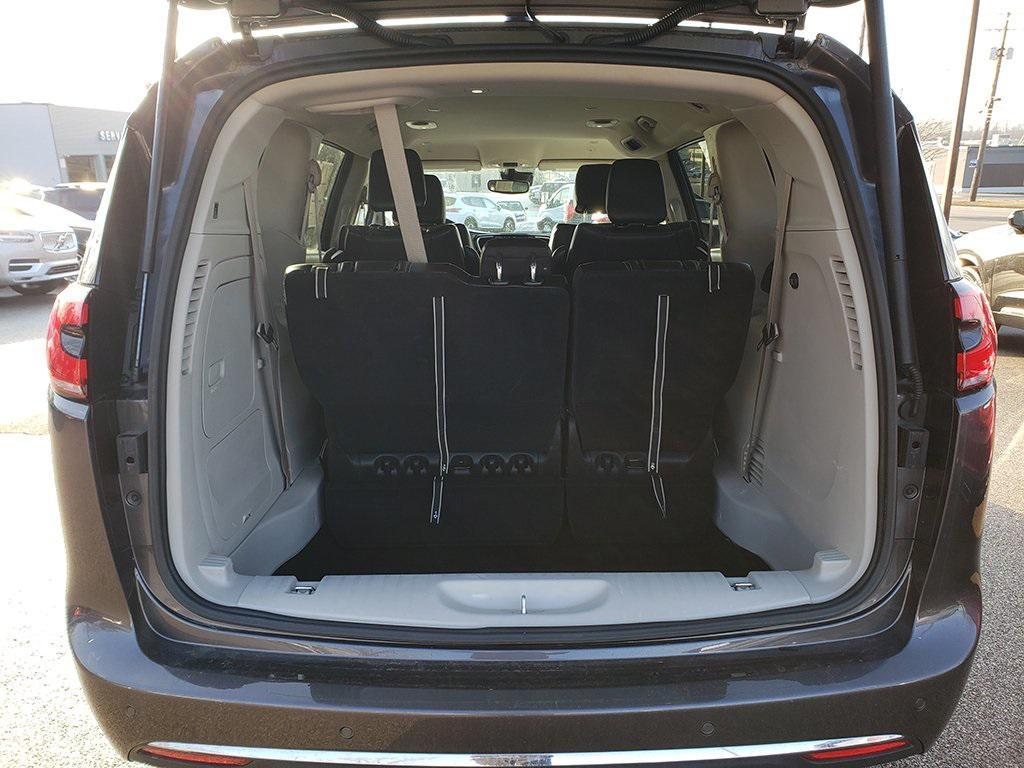 used 2023 Chrysler Pacifica Hybrid car, priced at $24,250